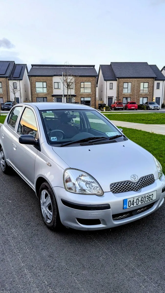 Toyota Yaris 2004 - Image 1