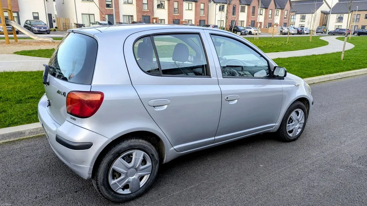 Toyota Yaris 2004 - Image 3