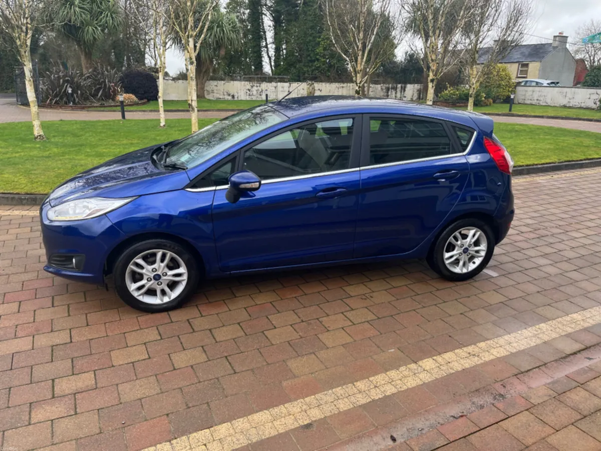 Ford Fiesta 1.25 ZETEC 60PS 5DR ARGENTO - Image 4