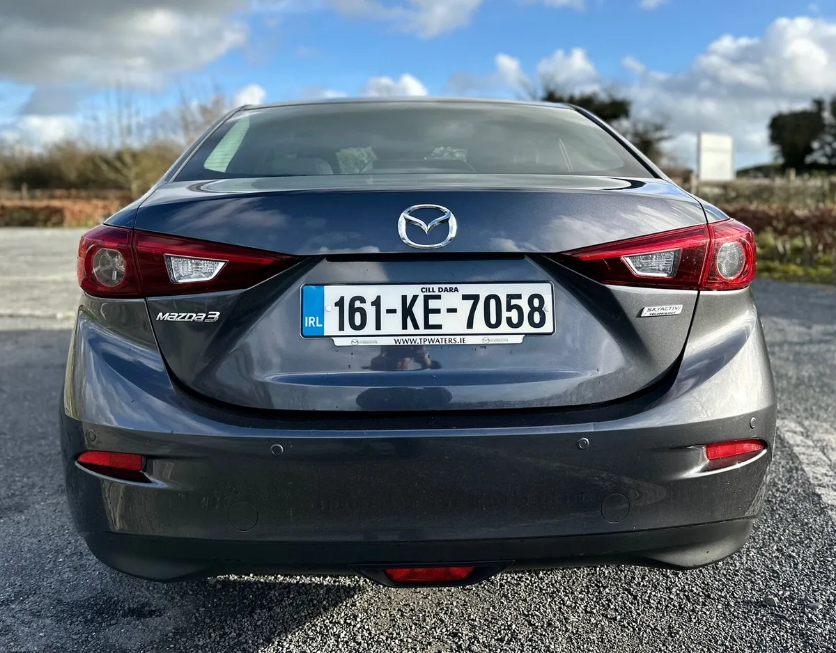 Mazda 3 2.2D Skyactiv-d Se-l NAV 4DR) - Image 4