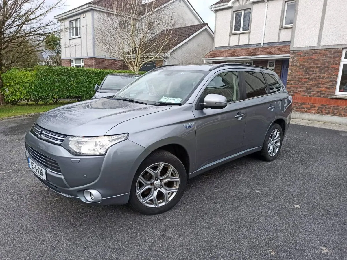 Mitsubishi outlander PHEV GX4H - Low miles - Image 1
