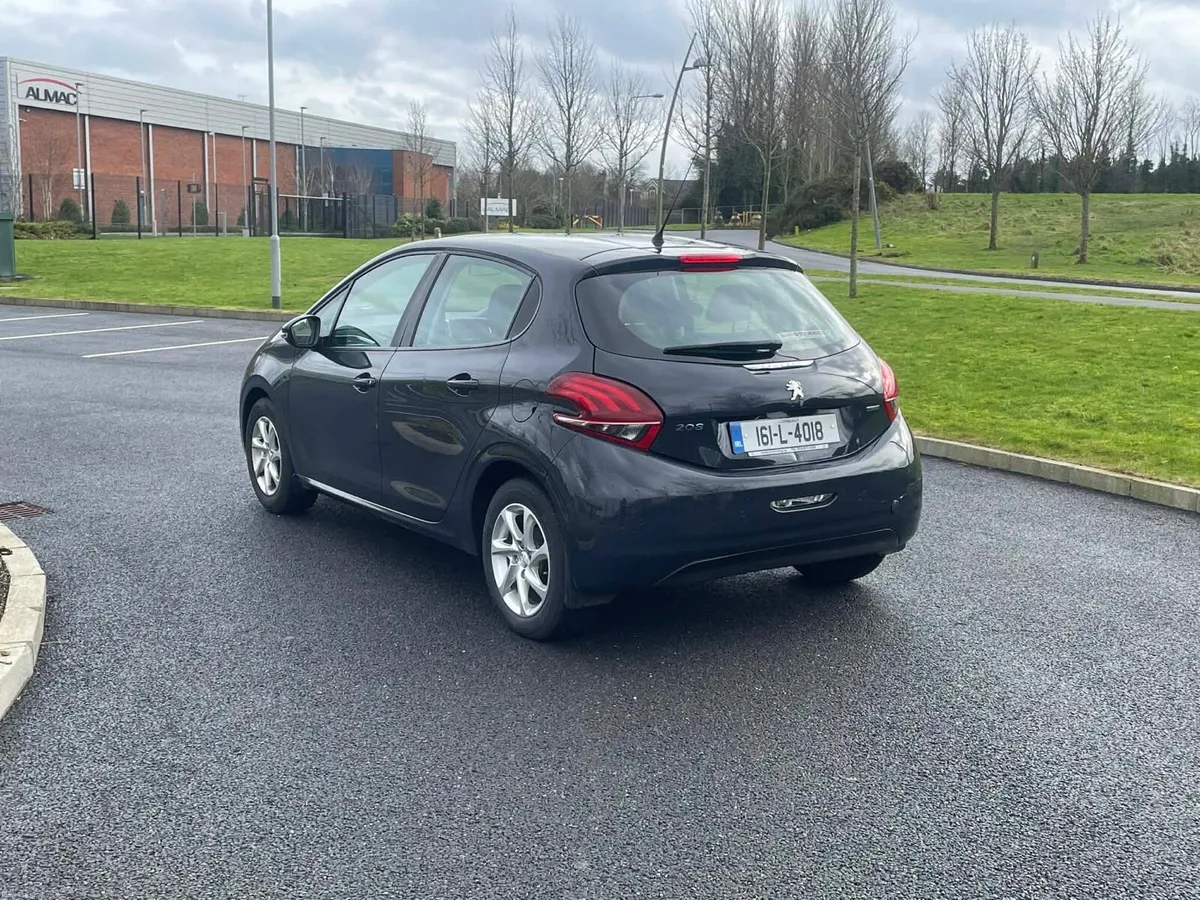 2016 Peugeot 208 08/26 tax 10/26 1.2 petrol - Image 4