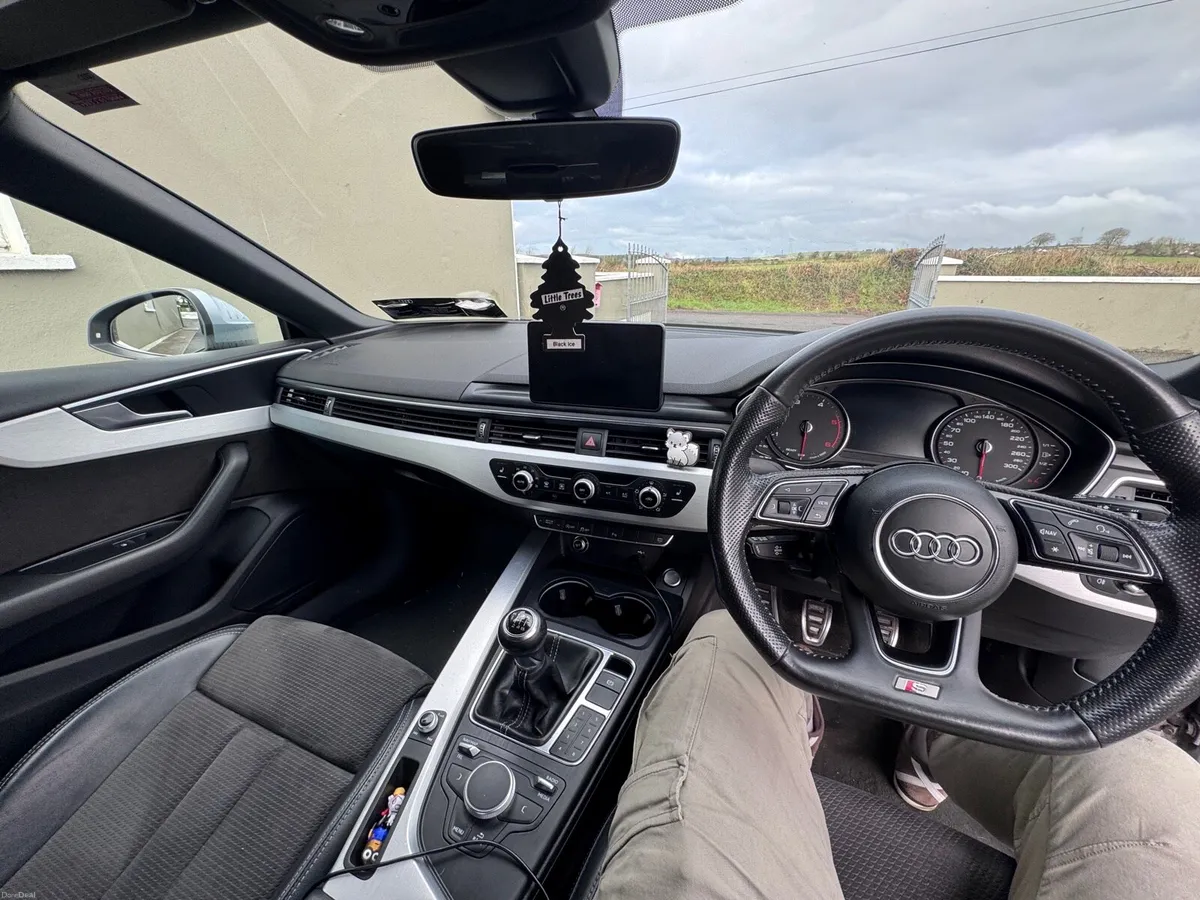 Audi A5 S-line (Black-Edition) - Image 4