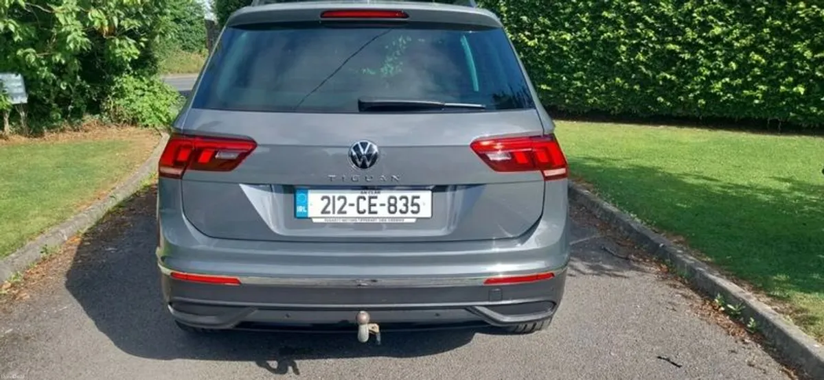 2021 Volkswagen Tiguan - Image 3