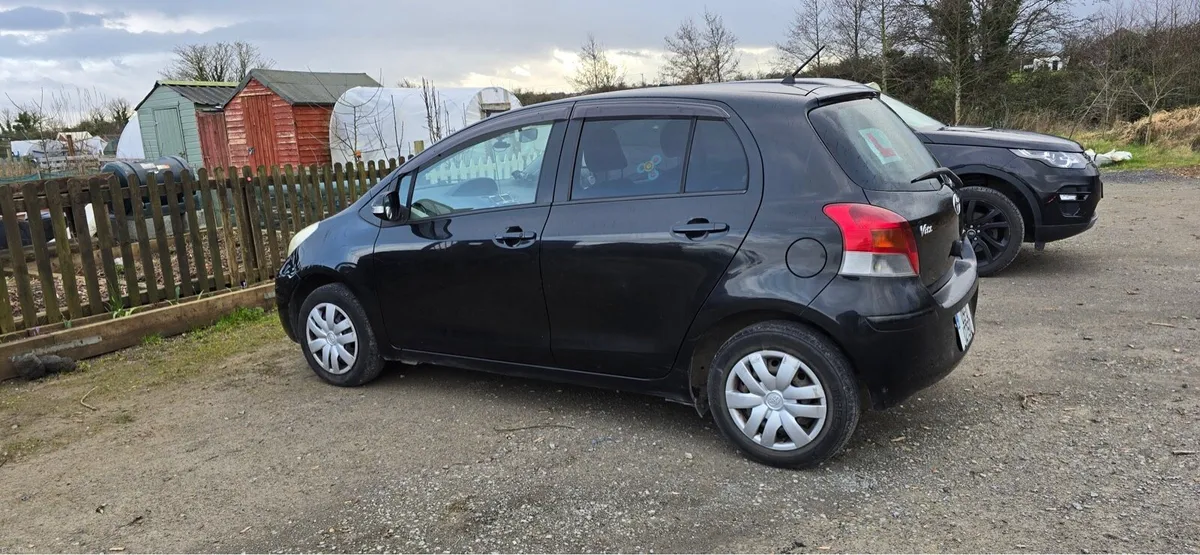 Toyota vitz 2009 automatic - Image 2