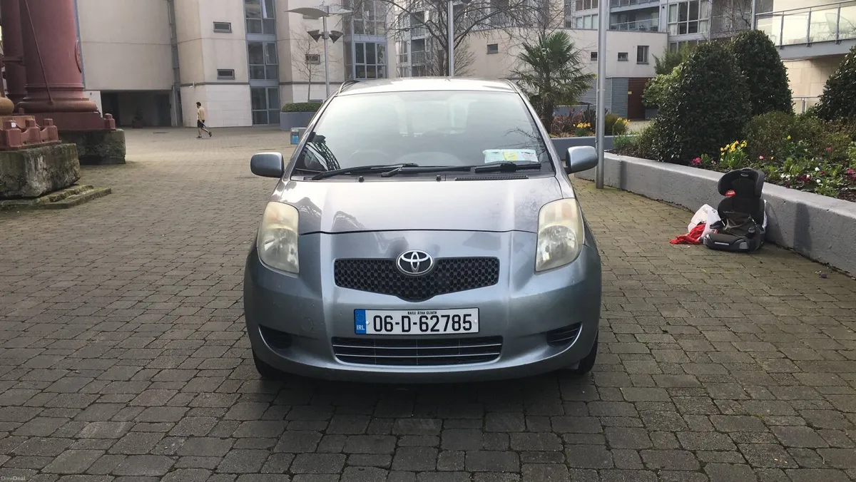 Automatic Toyota Yaris 2006 - Image 1