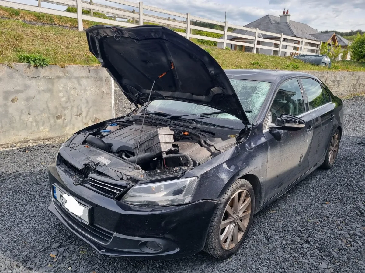 Volkswagen Jetta 2013 - Image 2