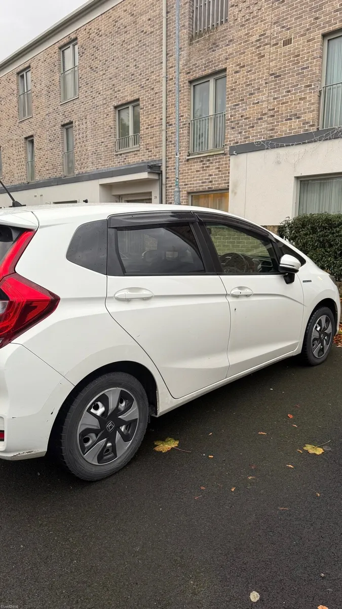 2018 Honda Fit 1.5 L Automatic Hybrid - 124889km - Image 2