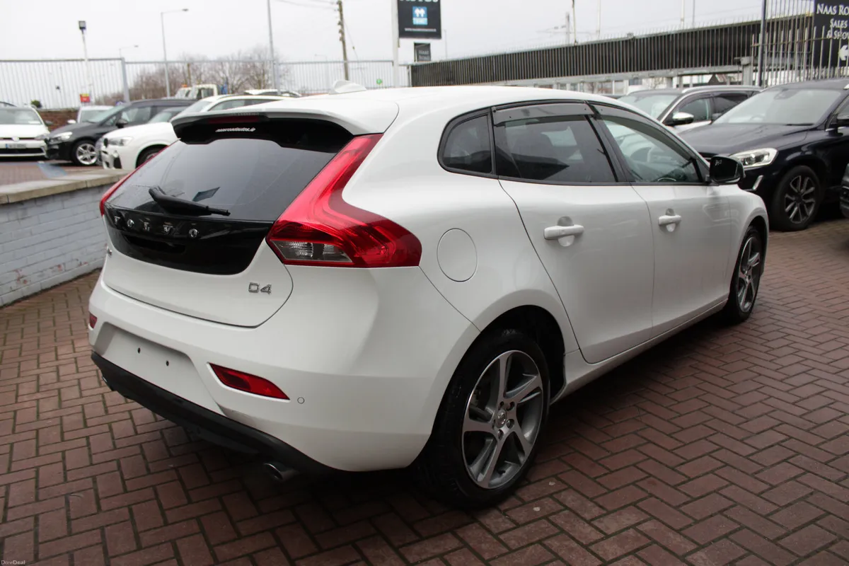 2.0D DYNAMIC EDITION 5DR HATCHBACK AUTO 89,000KM'S - Image 4