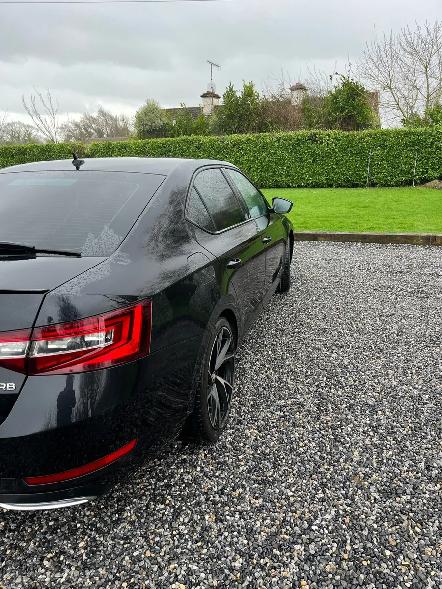Skoda superb sportline - Image 4