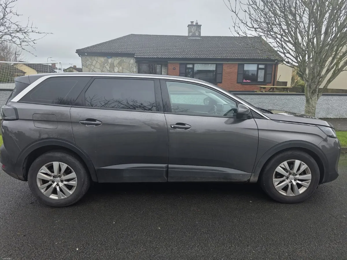 Peugeot 5008 2021 - Image 1