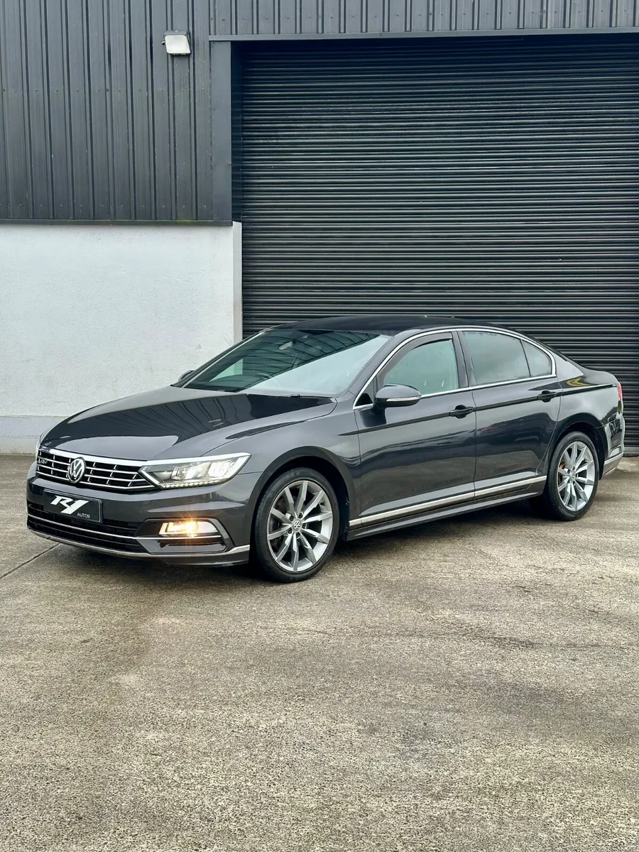 2019 VOLKSWAGEN PASSAT RLINE - Image 1
