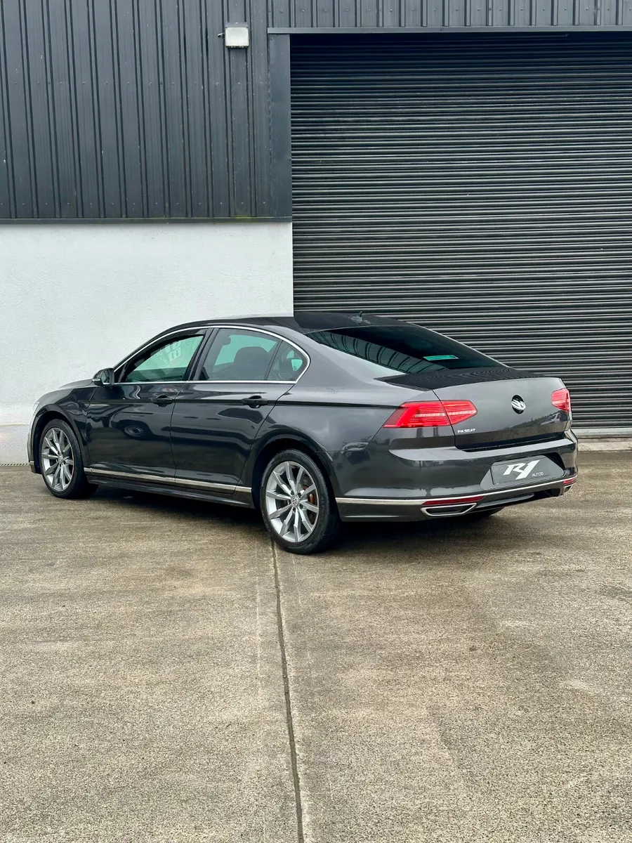 2019 VOLKSWAGEN PASSAT RLINE - Image 4