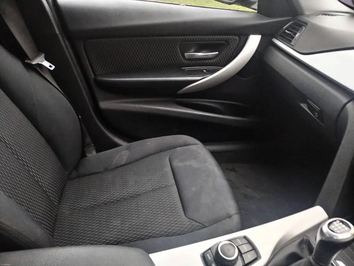 BMW 3-Series 2013 - Image 4