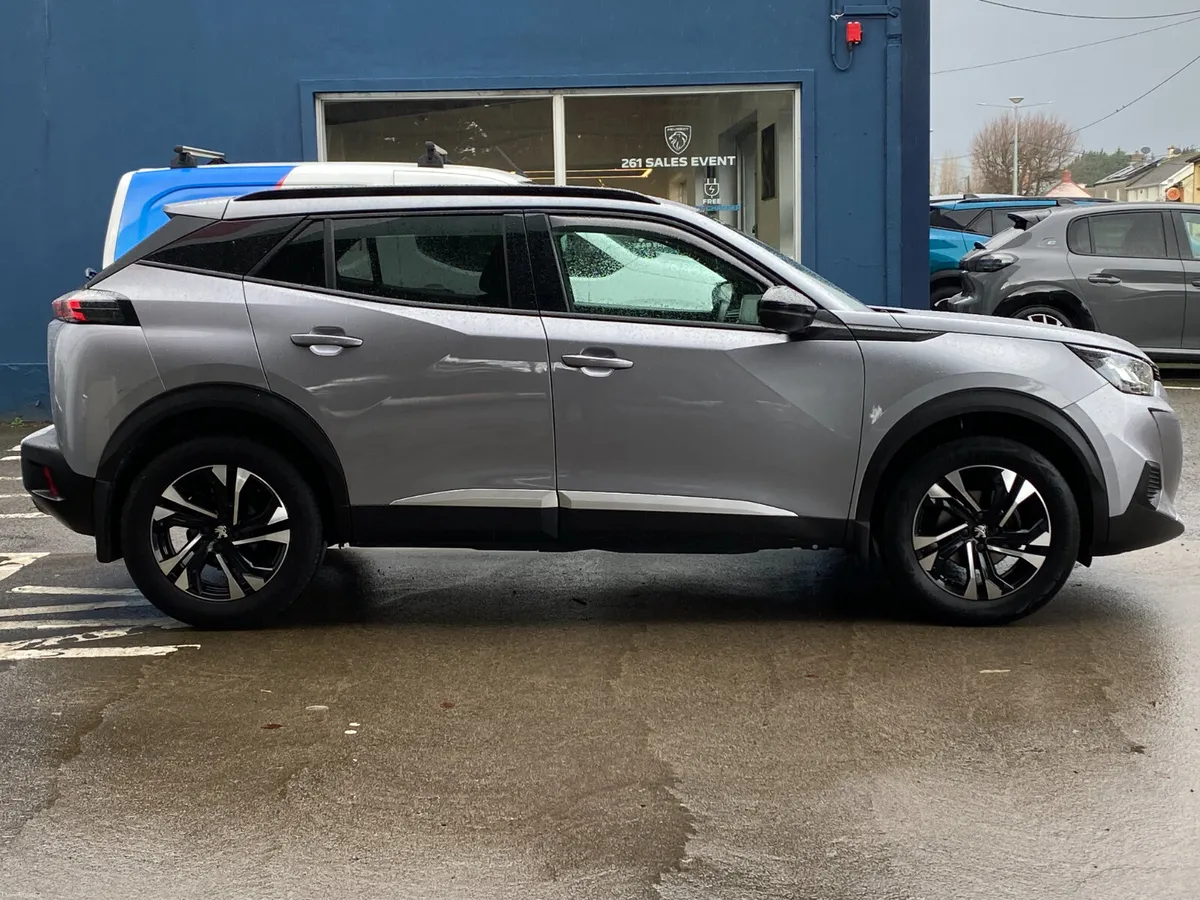 Peugeot 2008 1.2 130hp Automatic Allure - Image 2