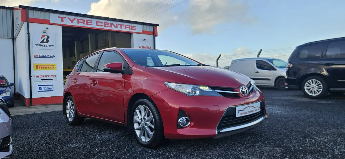 Toyota Auris 2014 - Image 1