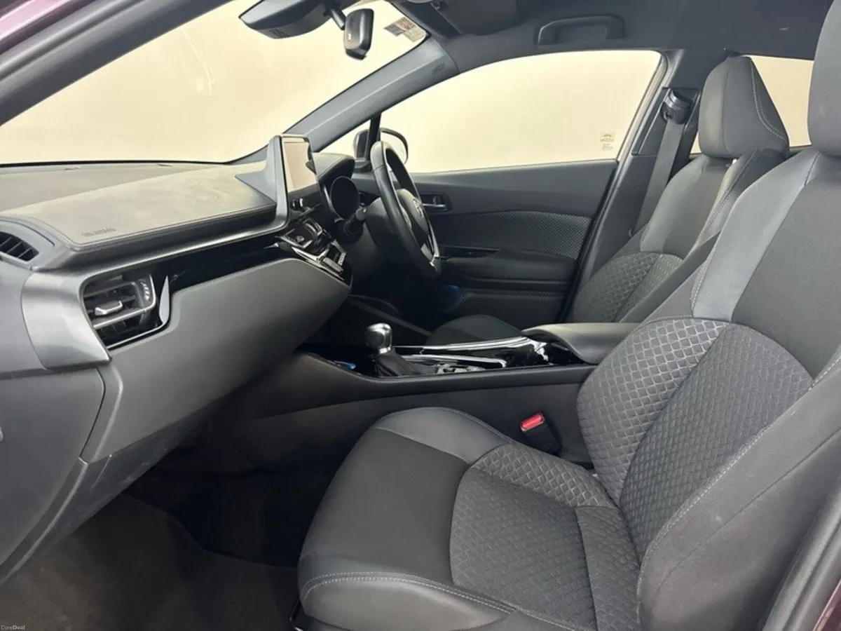 Toyota C-HR HYBRID SPORT - Image 6