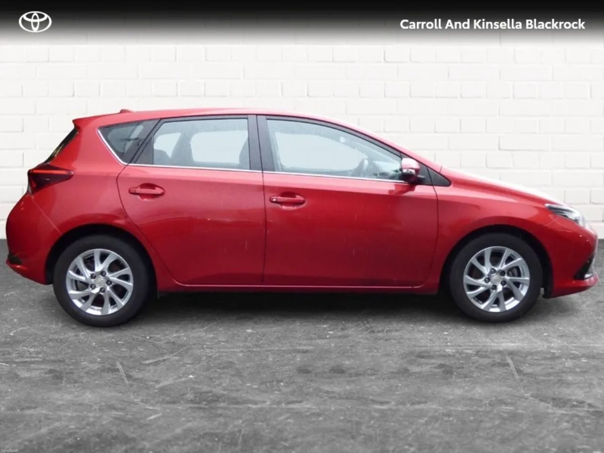 Toyota Auris 1.2T Luna Manual - Image 3