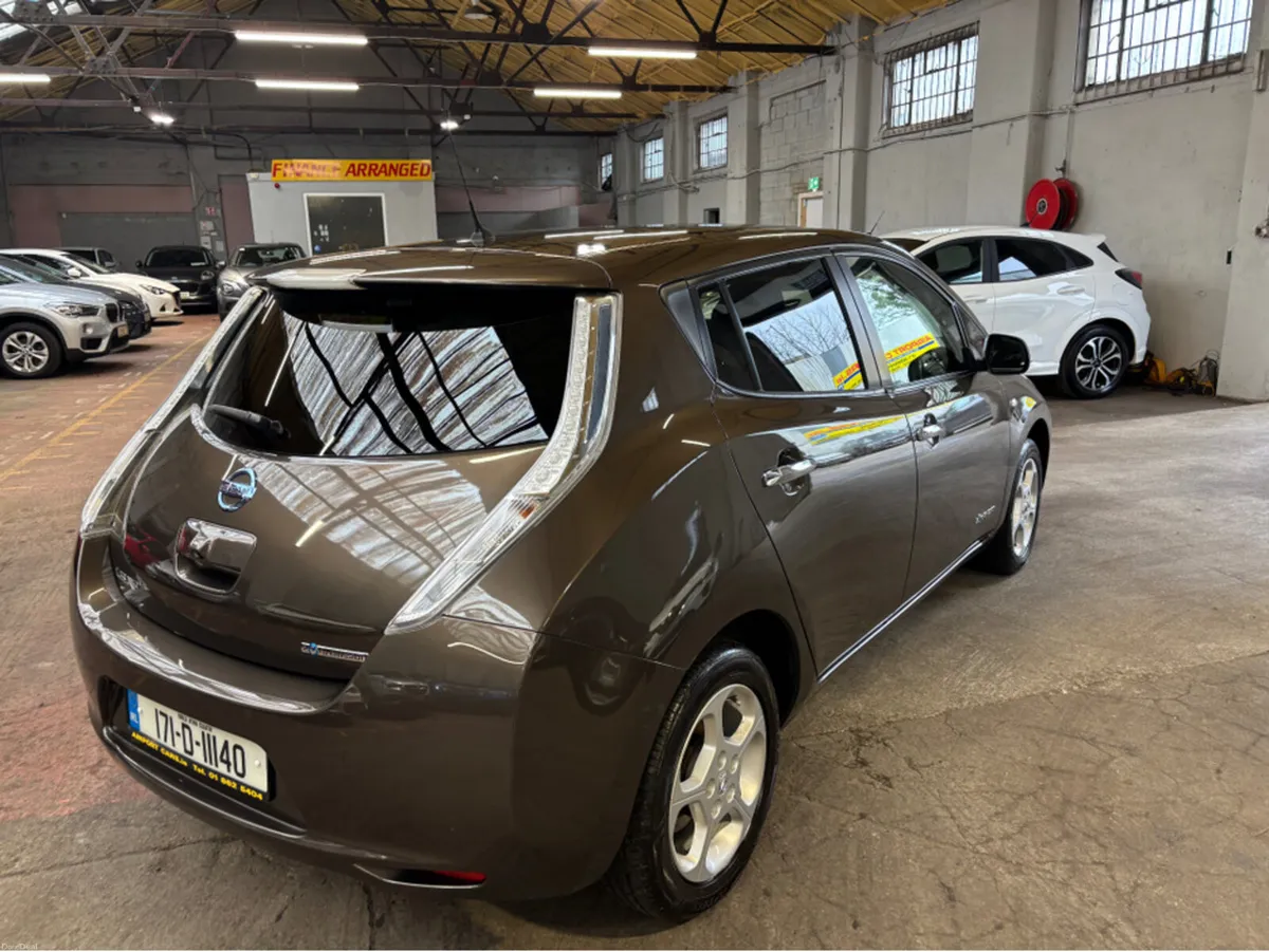 Nissan Leaf 30K EV SV 30KW 4DR AUTO - Image 3