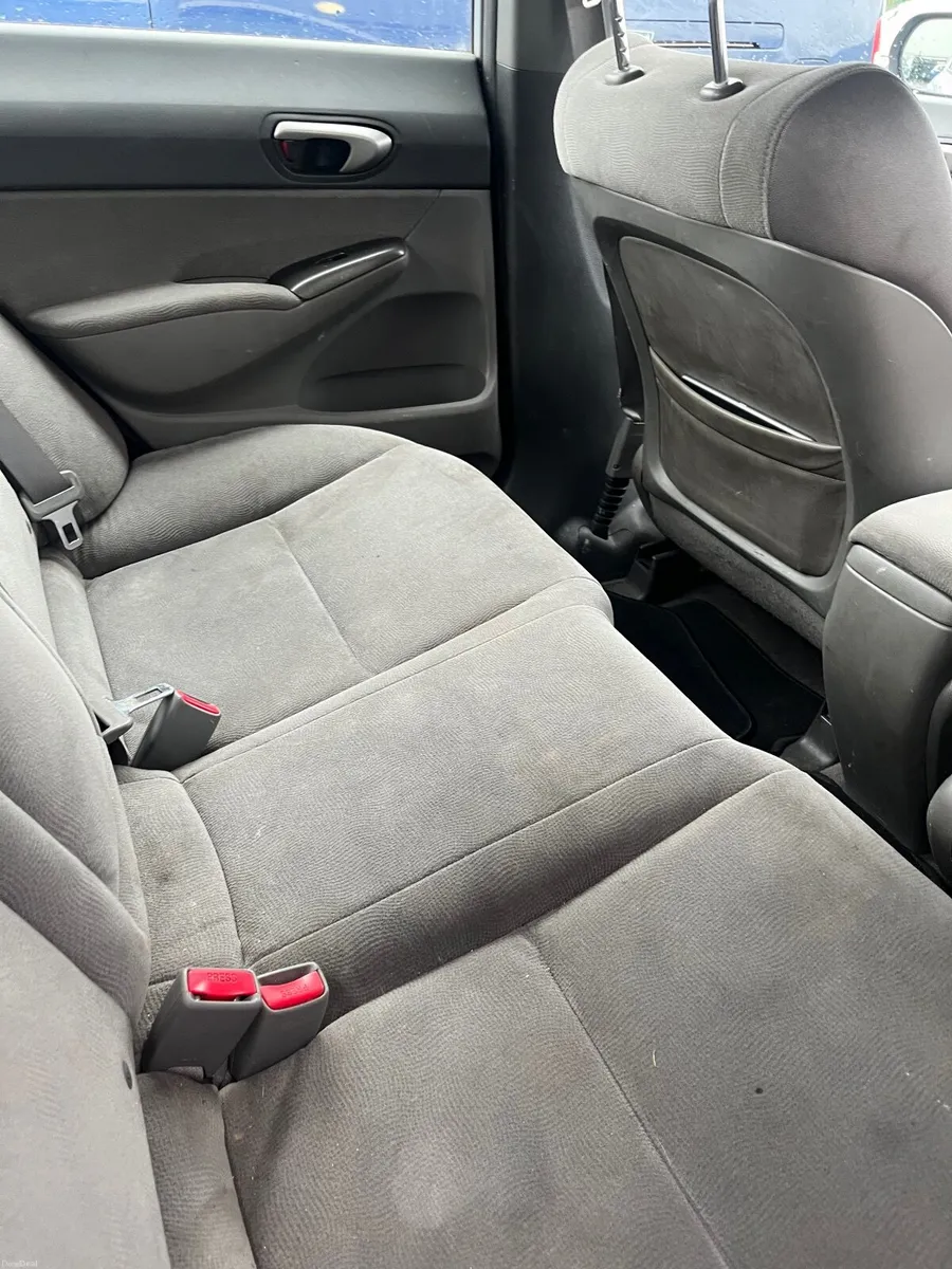 Honda Civic 2008 - Image 2