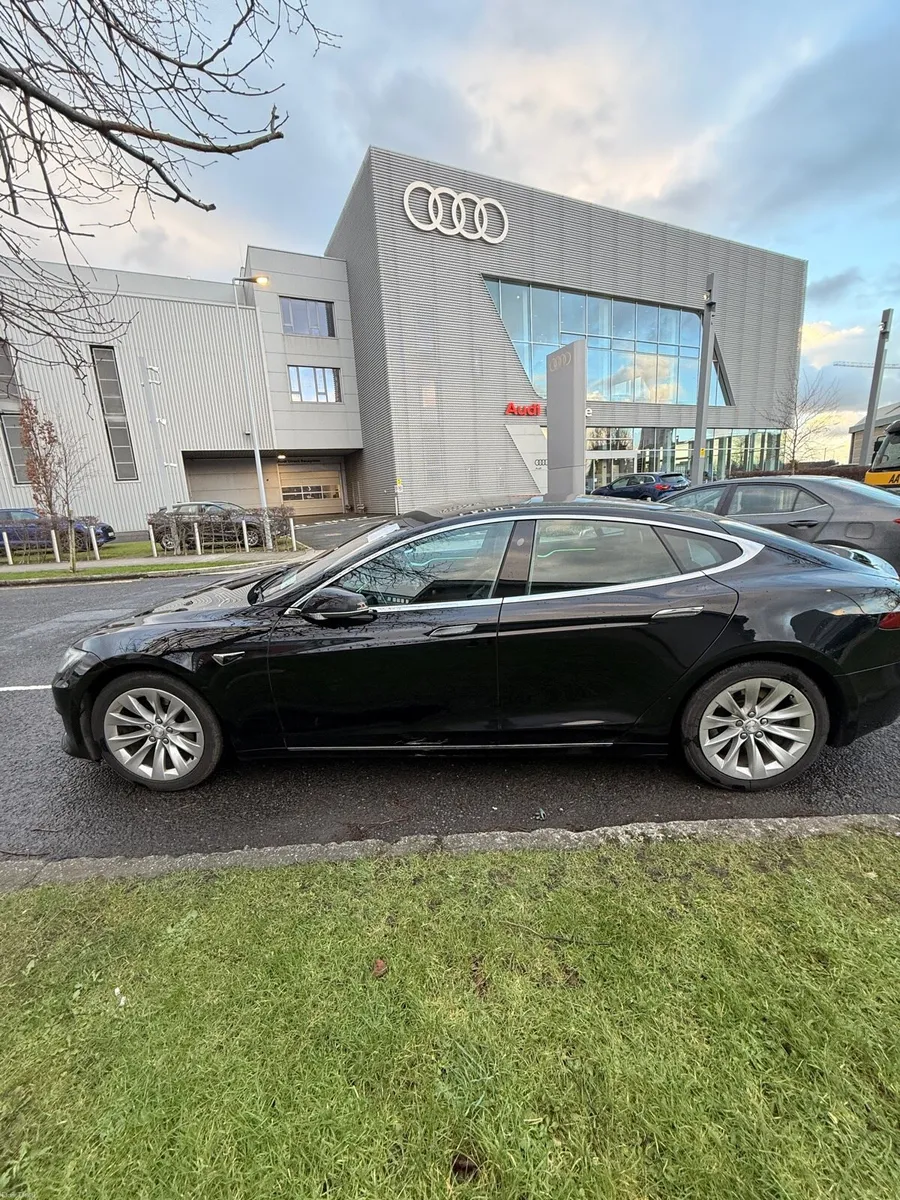 Tesla Model S 75D - Image 4