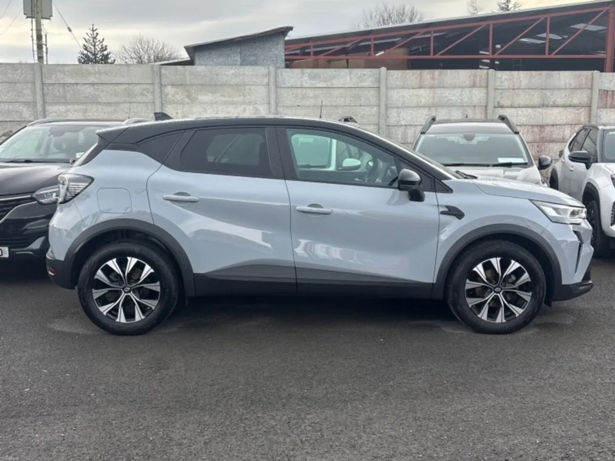 Renault Captur TCe 90 Evolution - Image 2