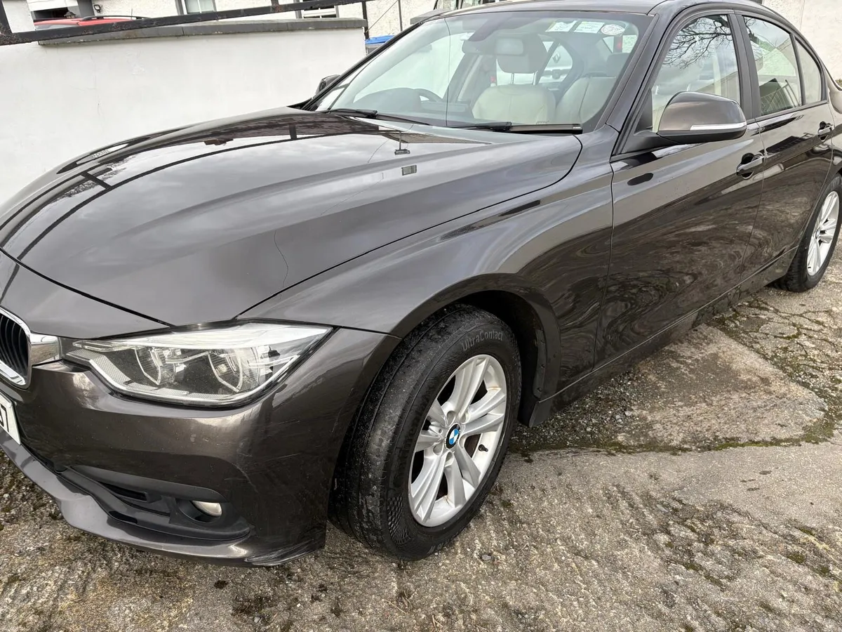 BMW 3-Series 2018 - Image 3