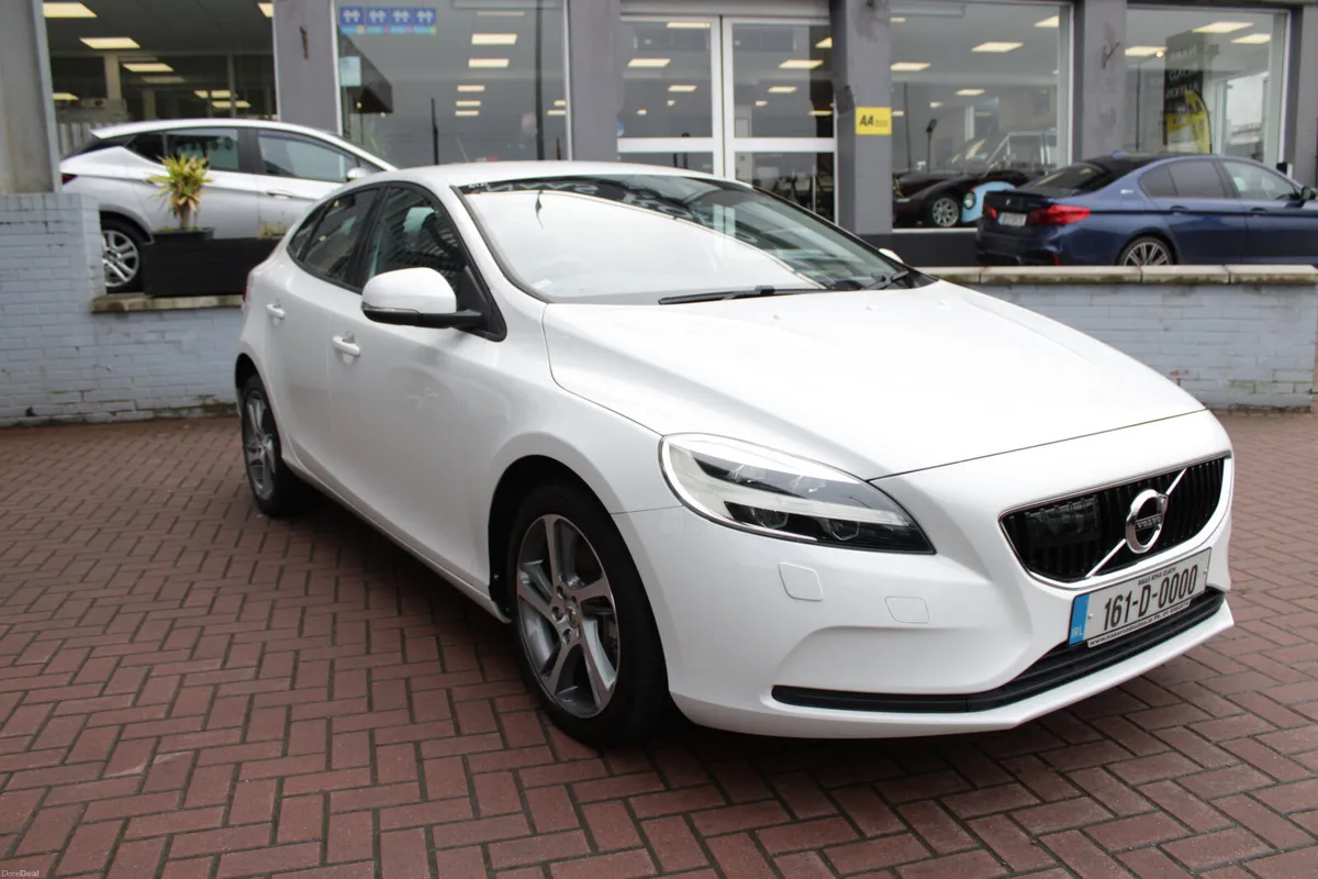 2.0D DYNAMIC EDITION 5DR HATCHBACK AUTOMATIC // 1 - Image 1