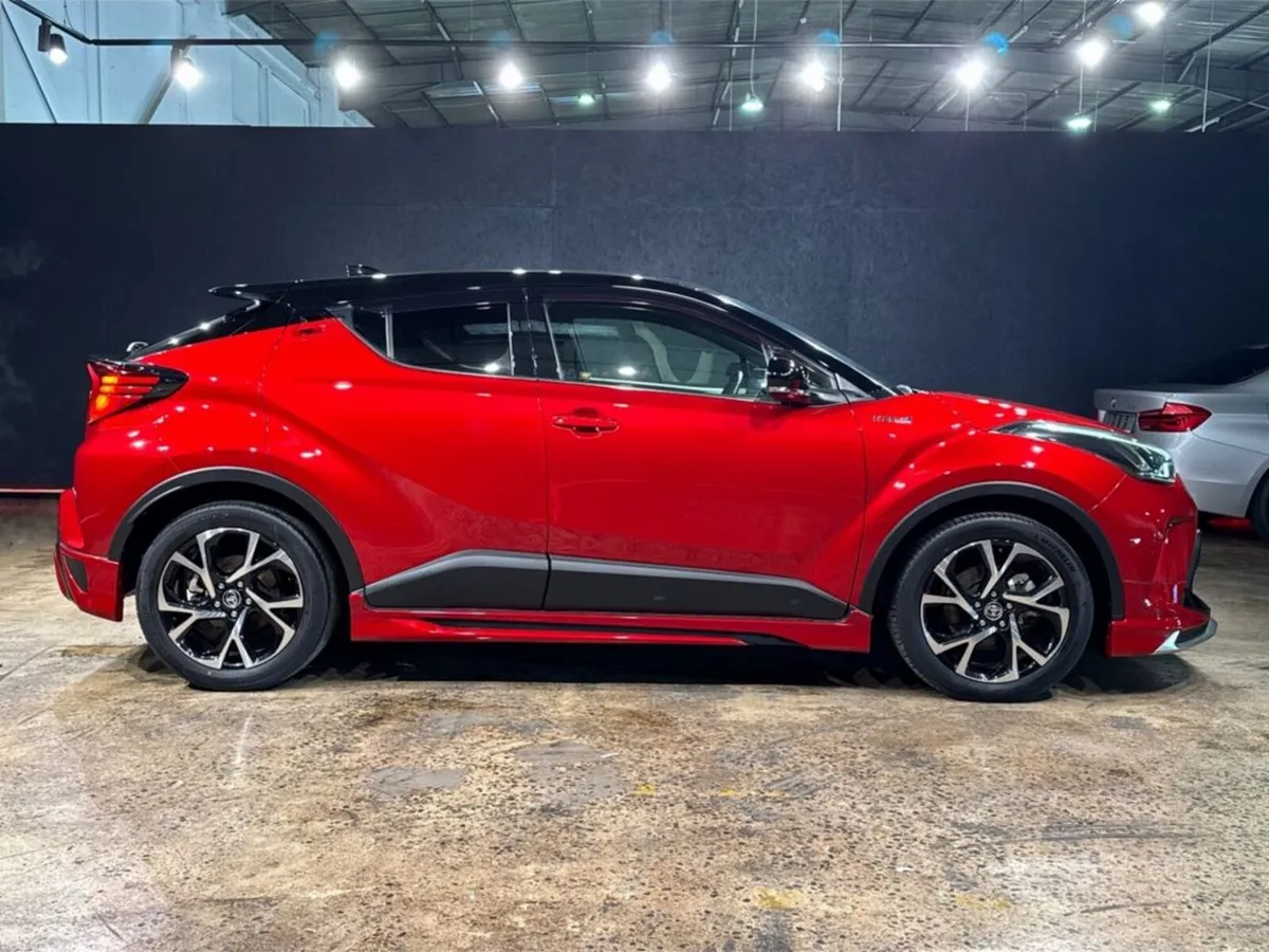Toyota C-HR G PACKAGE - BLACK HALF LEATHER - HYBRI - Image 3