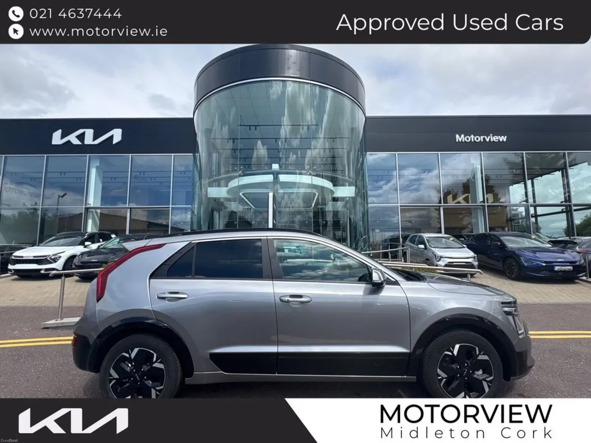 Kia e-Niro EV MY25, **7 year warranty** **showroom - Image 1