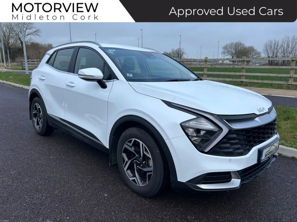 Kia Sportage 1.6d Premium Spec, **1 owner from new - Image 3