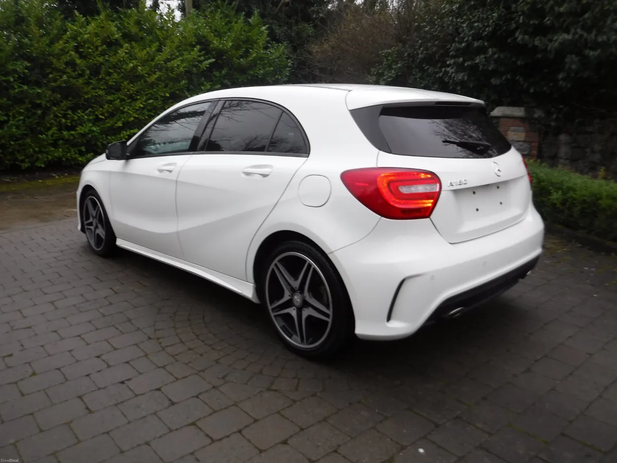 MERCEDES A180 1.6 AUTO AMG NIGHT EDITION - Image 4