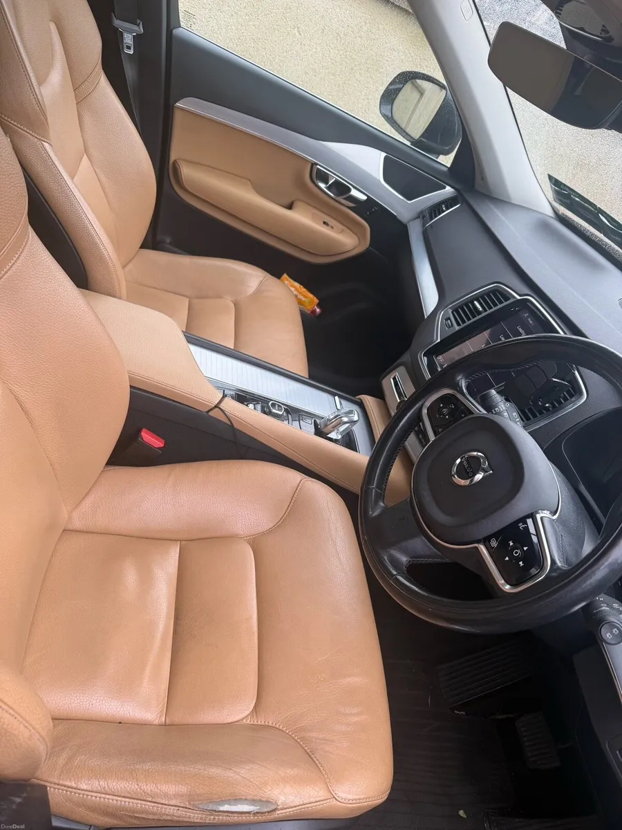Volvo XC90 Stock Clearing - Image 3
