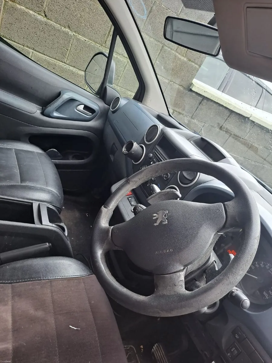 Peugeot Partner Tepee 2012 - Image 2