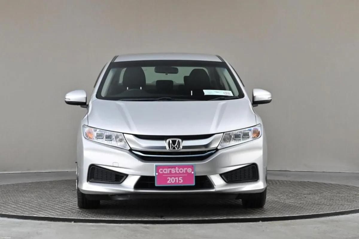 Honda Grace 1.5 HYBRID 4DR AUTO **REVERSE CAM** - Image 2