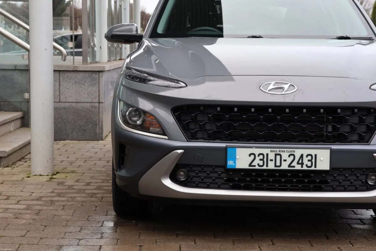 Hyundai KONA 1.6 HYBRID Executive Auto - Image 4