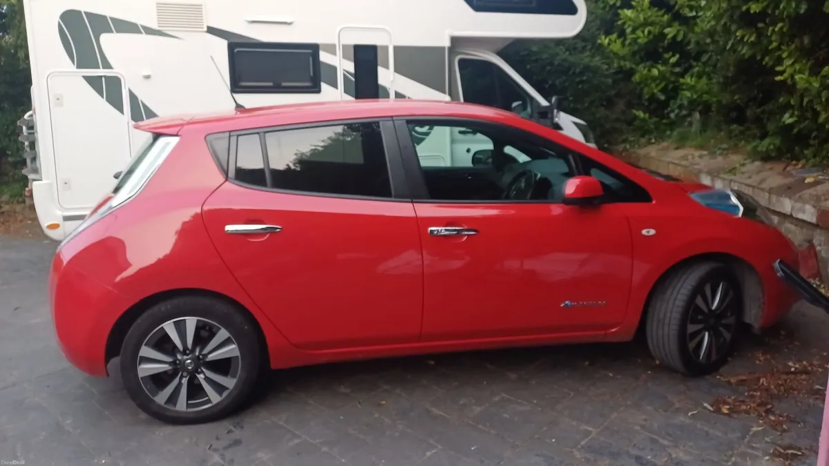 Nissan Leaf 2017 - Image 2