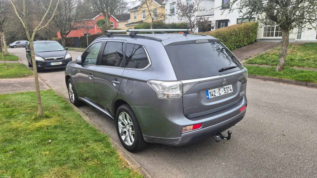 Mitsubishi Outlander 2014 - Image 1