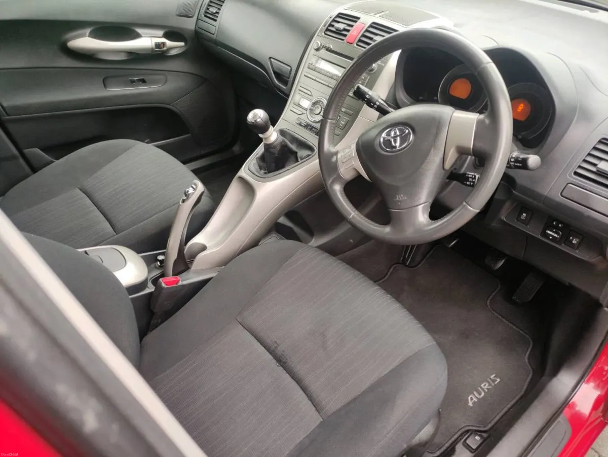 Toyota auris diesel ⛽. For sale - Image 4