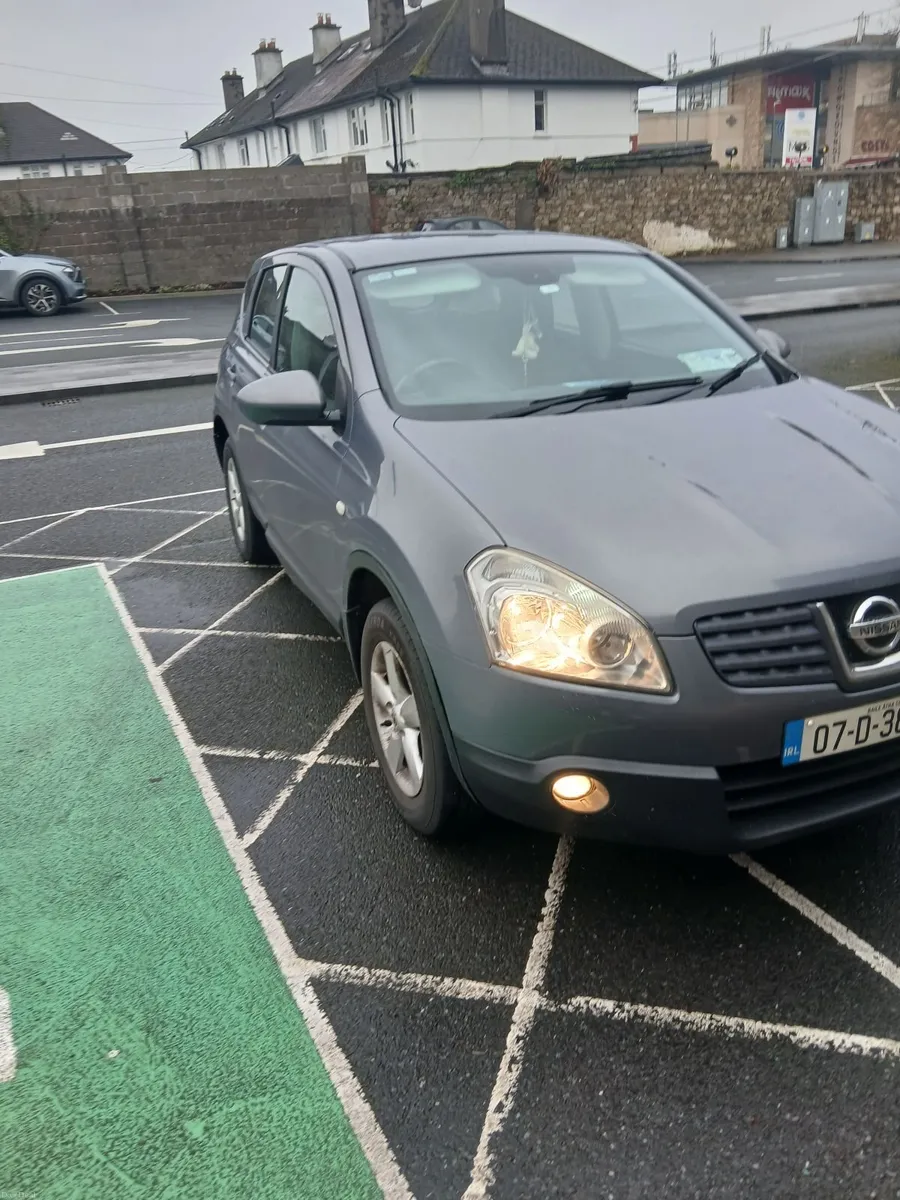 Nissan Qashqai 2007 1,6 petrol manual low mileage - Image 3
