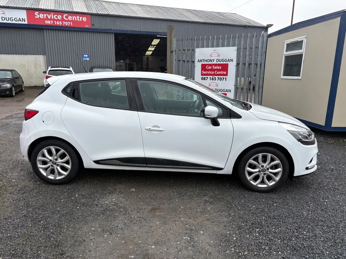 162 Renault Clio 1.2 only 80km - Image 2