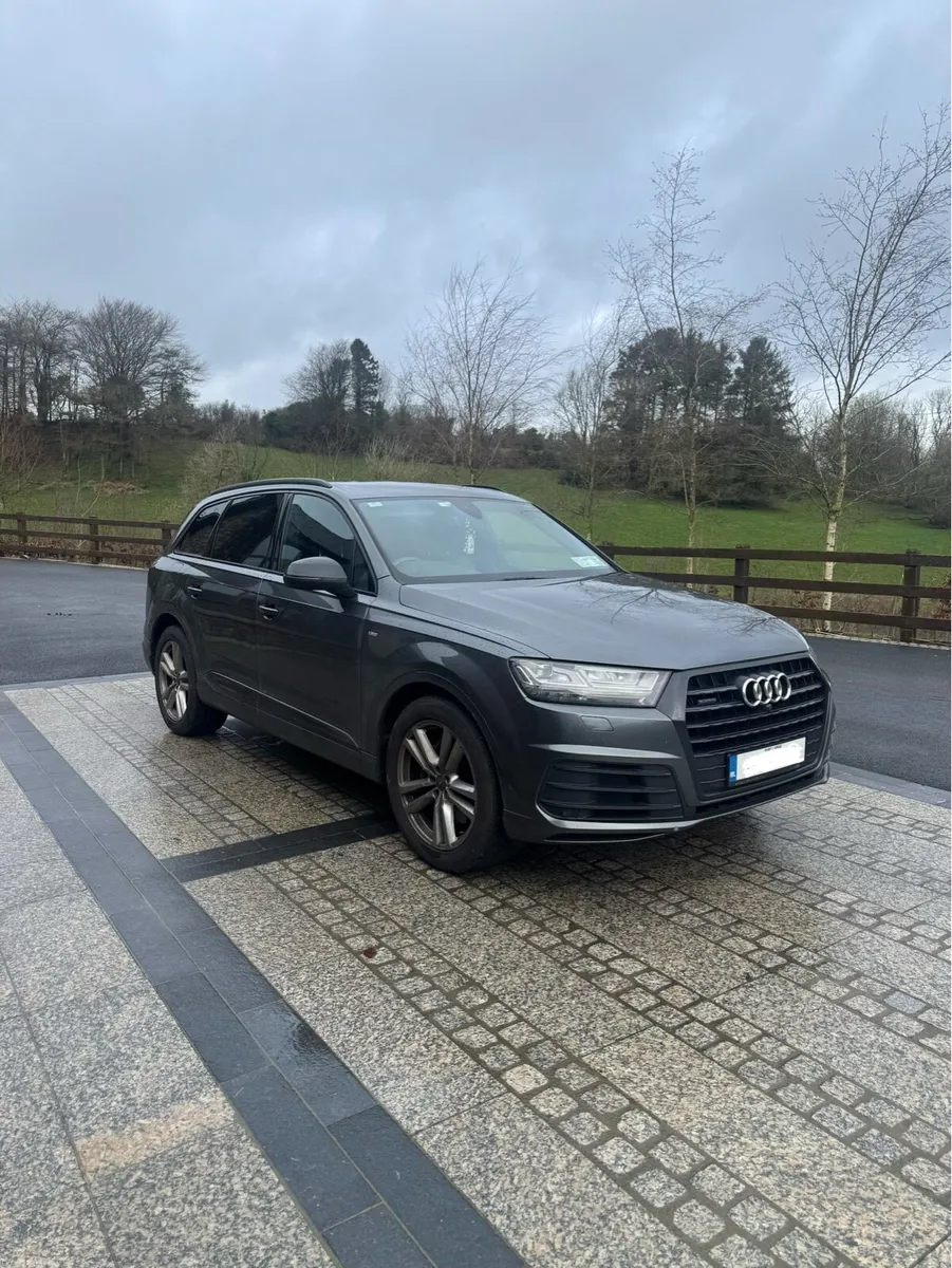 Audi Q7 S-Line Black Edition - Image 1