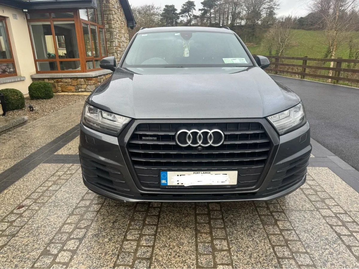 Audi Q7 S-Line Black Edition - Image 2
