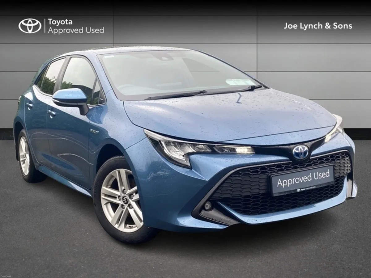 Toyota Corolla Luna Hatchback - Image 1