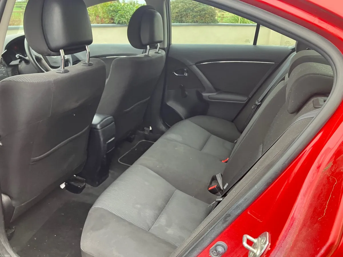 Toyota Avensis 2010 - Image 4