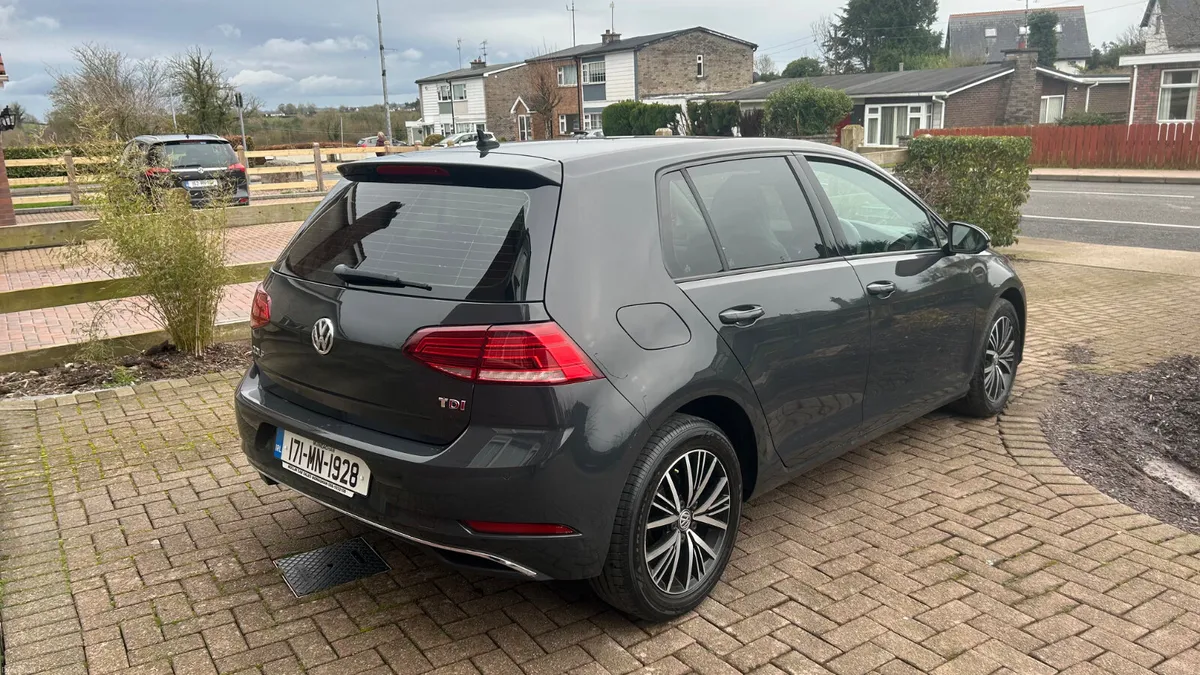 Volkswagen Golf  1.6 tdi 2017. (NCTd 10/27) - Image 3
