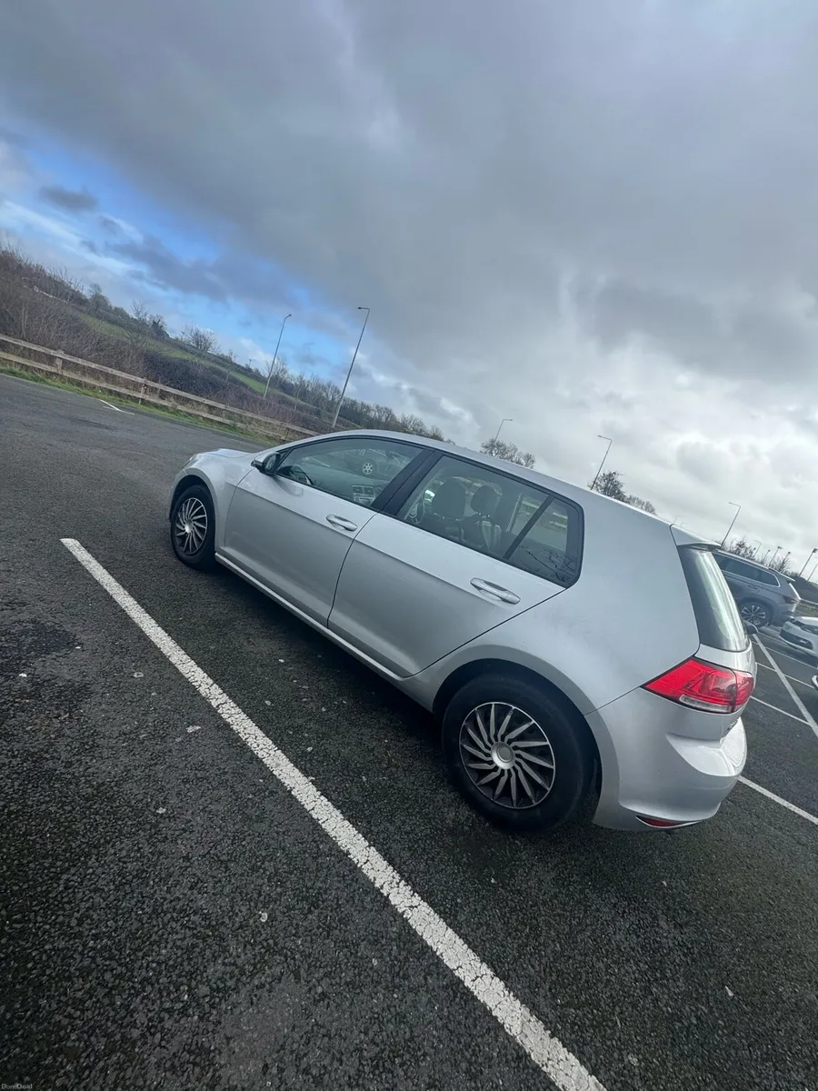 Volkswagen Golf 1.6TDI 5 door - Image 2