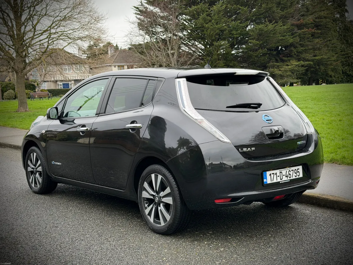 Nissan Leaf 2017 | 30 kWh | Only 37,000 km. - Image 4
