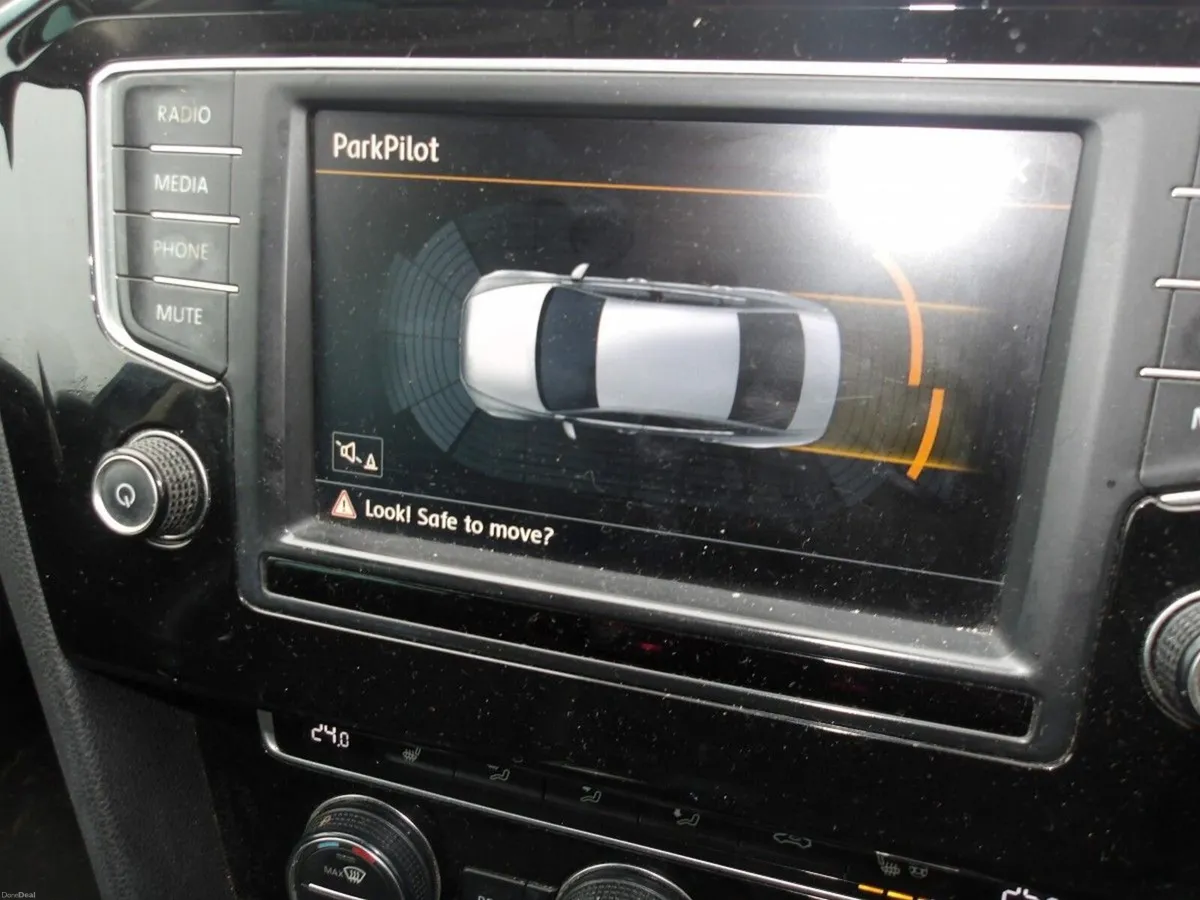 Volkswagen Passat 1.6 TDI 120HP Highline - Image 2