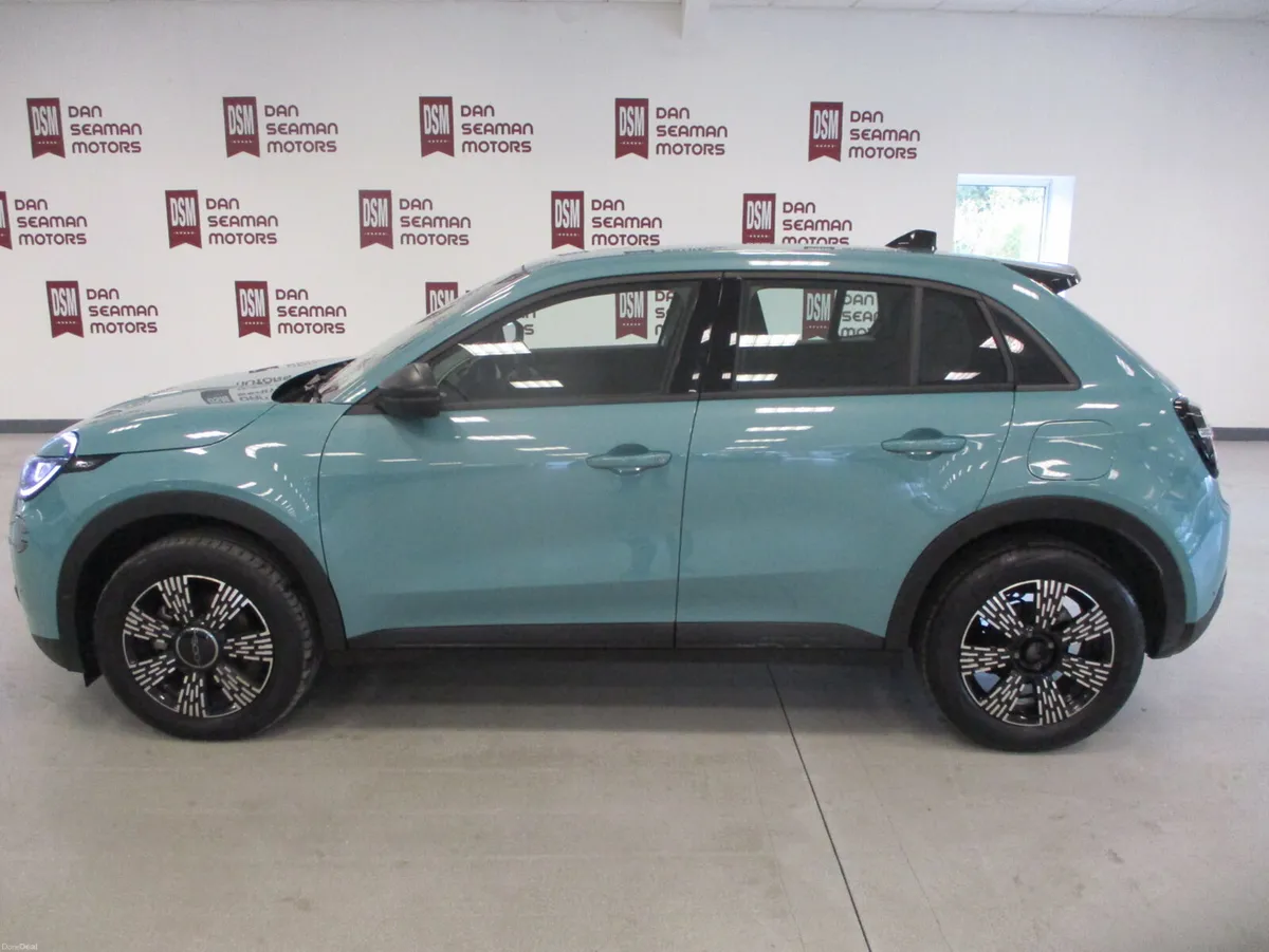 Fiat 600 DOLCHEVITA MHEV PETROL 2025 - Image 1